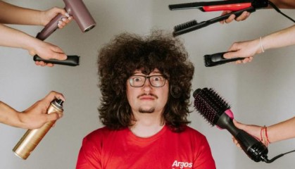 开云体育app网页版安全-蓄发哥：我没赚大钱，剪完头会向慈善机构捐赠头发