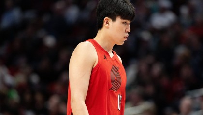 徐静雨：火箭连续两场指望老将KD绝杀？ 杨瀚森表现抢眼再接再厉